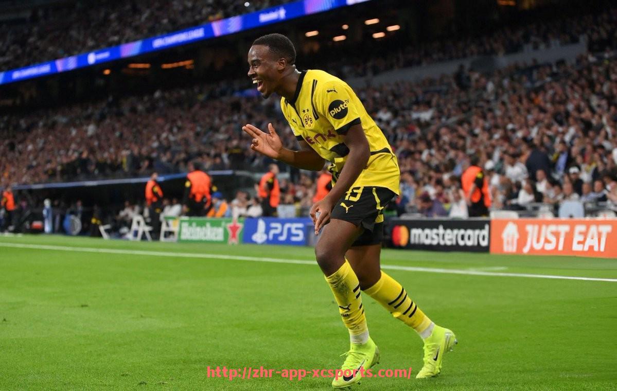 杏彩体育-英超球衣臂章位于哪一侧？规范标准解读